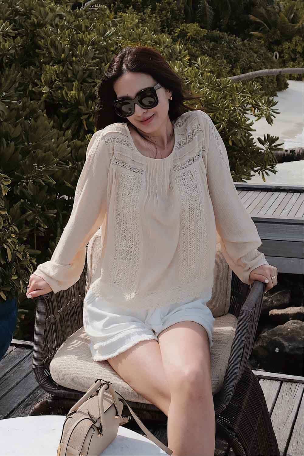 蕾絲拼接上衣