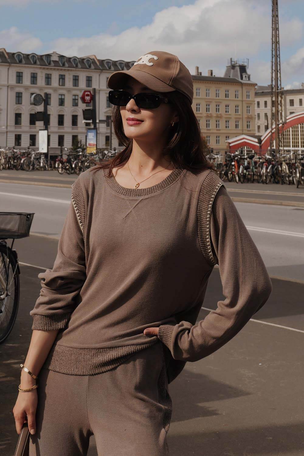 毛毯邊拼接柔感上衣