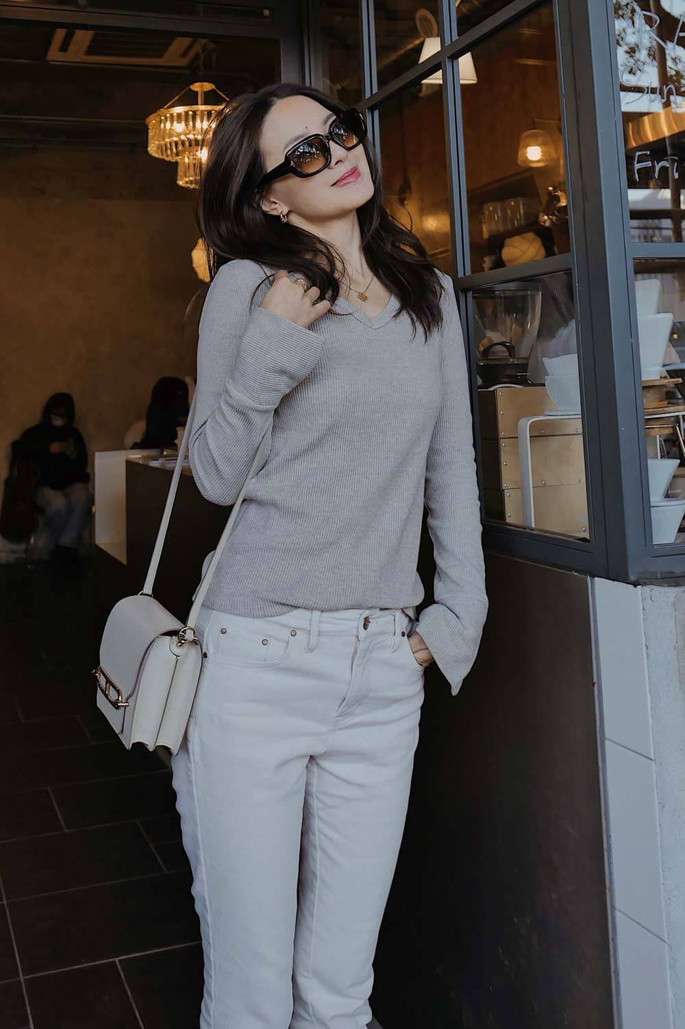 V領彈性袖開衩上衣