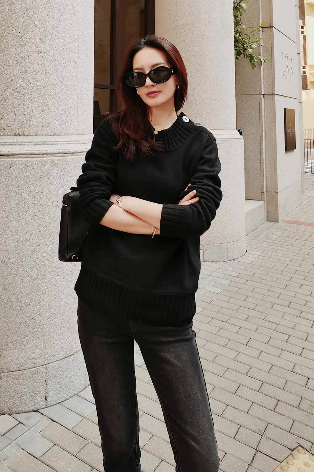 肩排釦針織毛衣