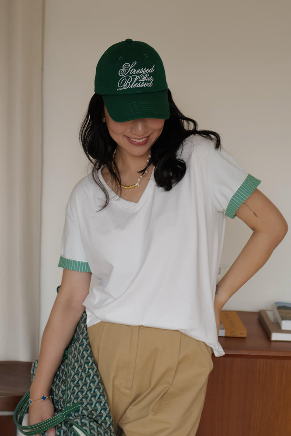 反折拼接V領T恤