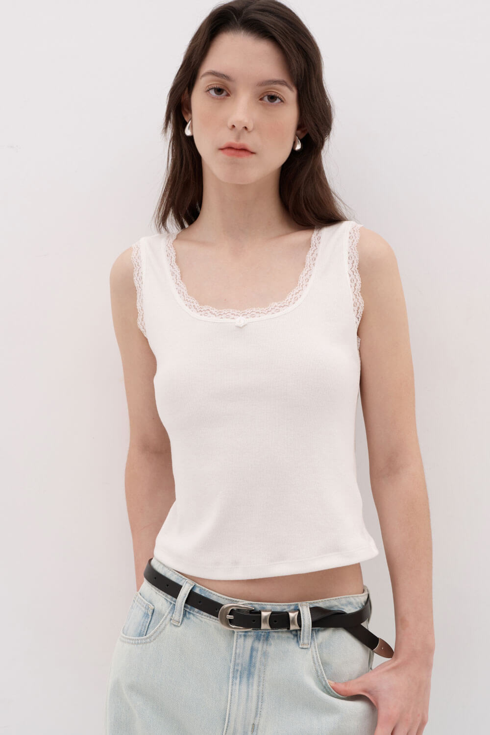 蕾絲剪接坑條背心