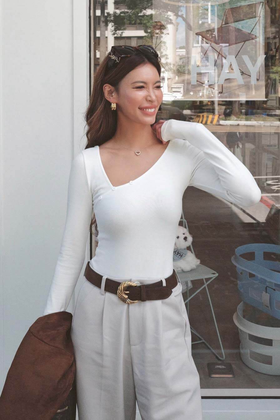 不對稱V領BODYSUIT