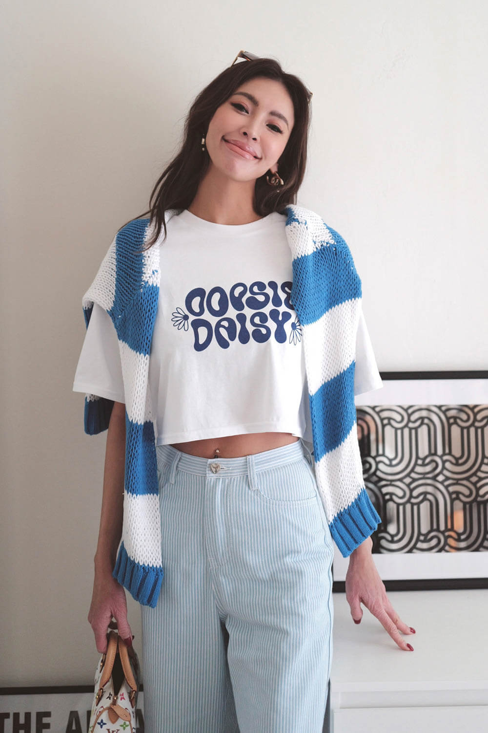 落肩小花印花T恤