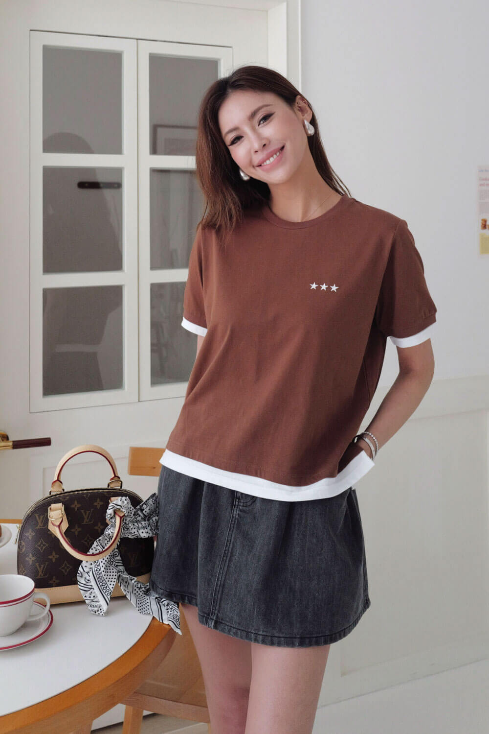 配色假兩件繡花T恤