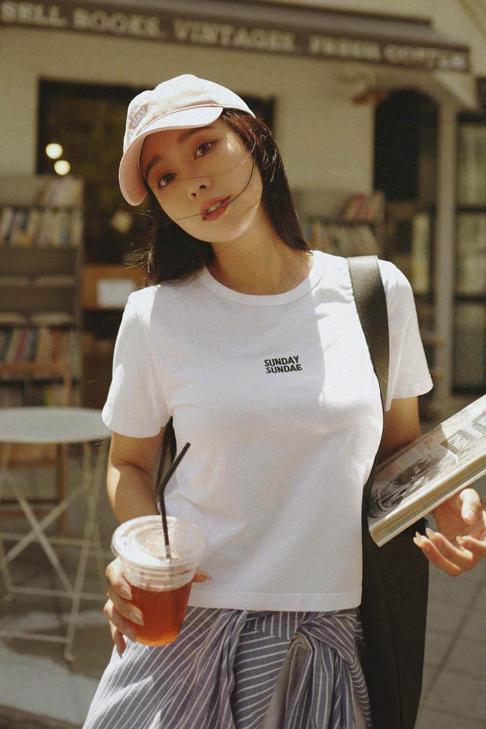 SUNDAY SUNDAE繡花T恤