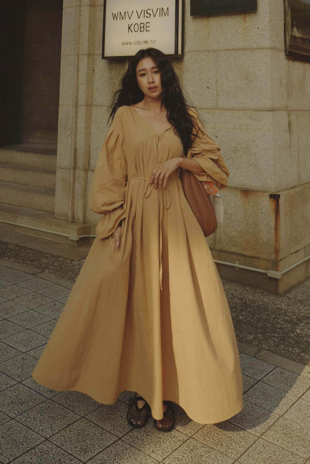 澎袖傘襬洋裝