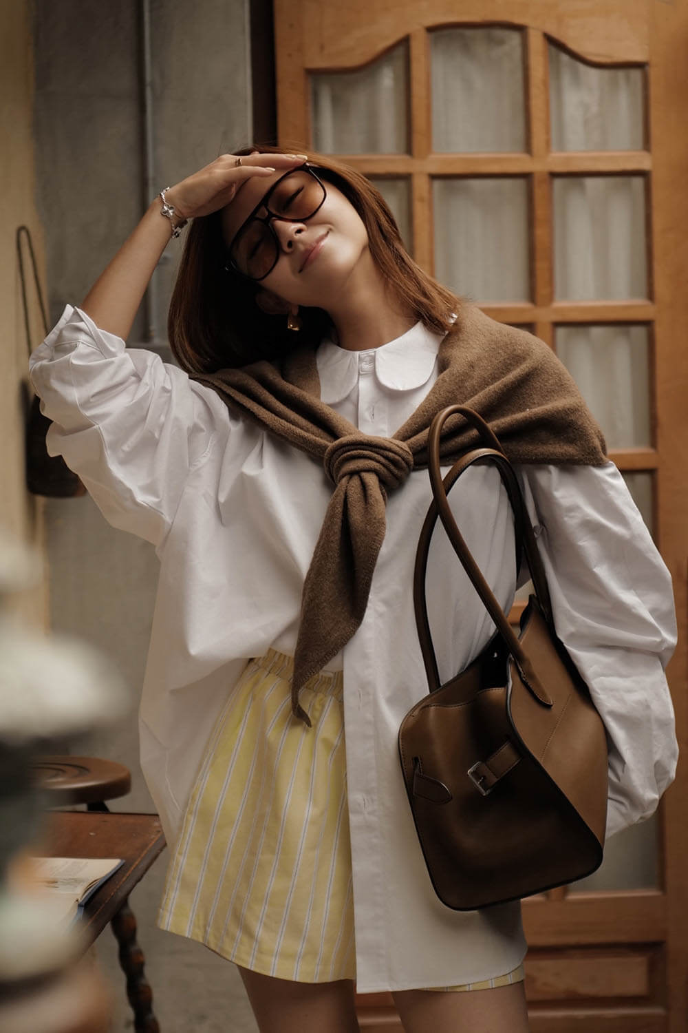 花瓣領寬鬆襯衫