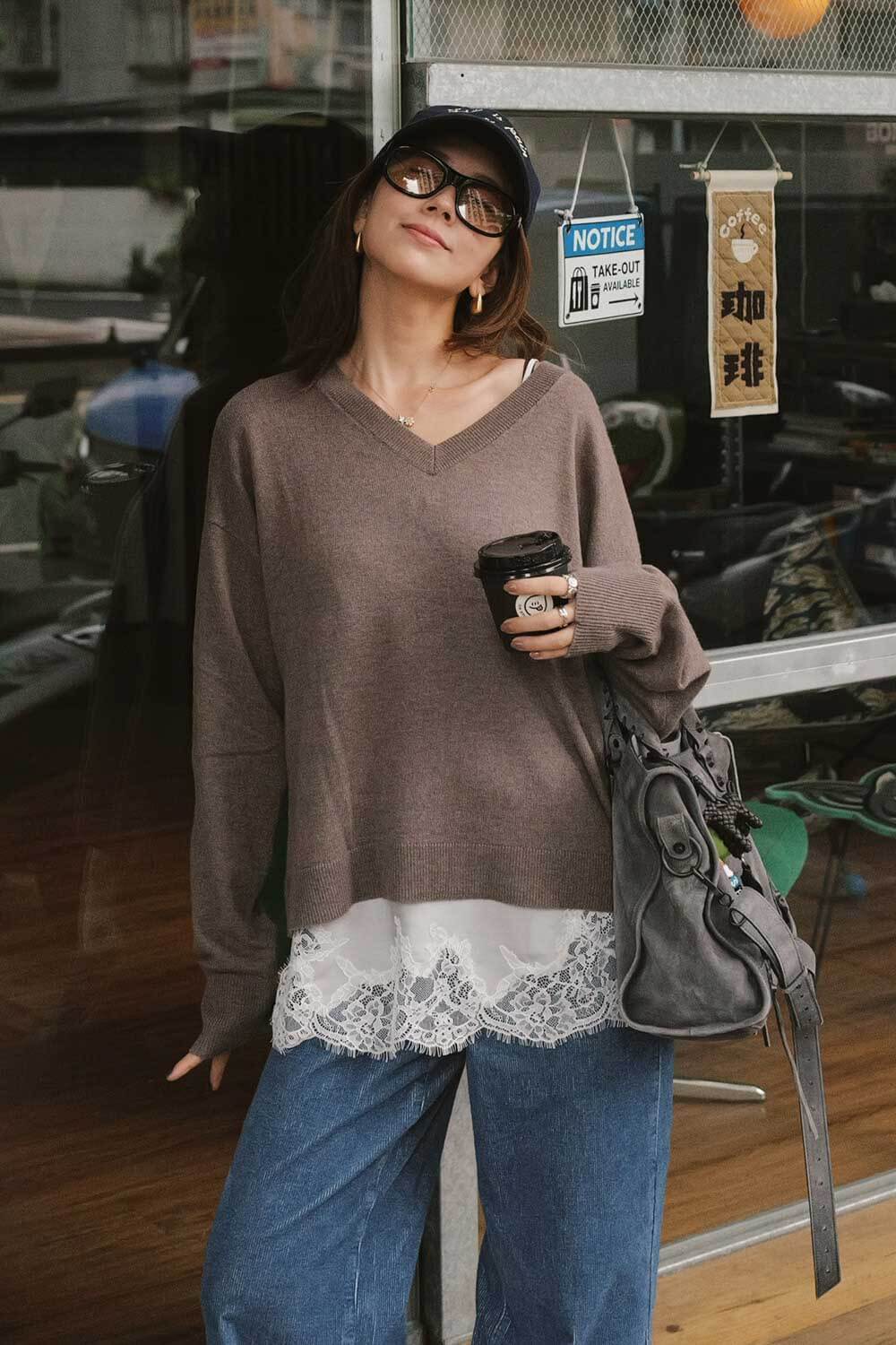 小V領寬鬆針織衫