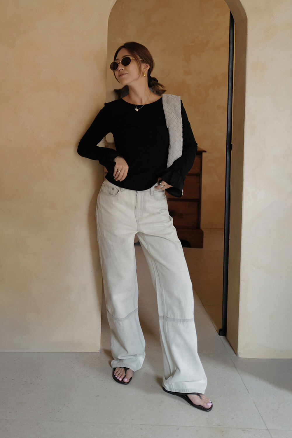 淺灰剪接直筒牛仔褲