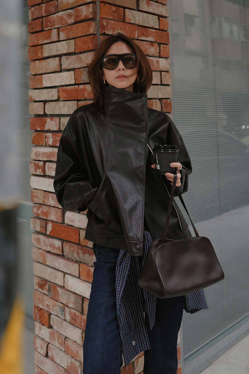 立領落肩人造皮夾克