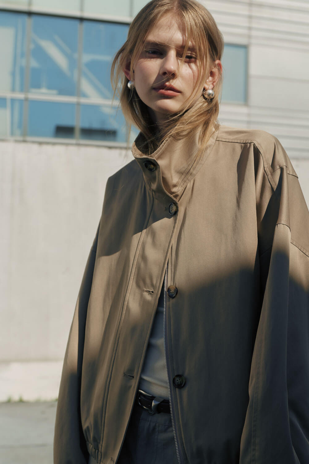 立領光澤感風衣外套