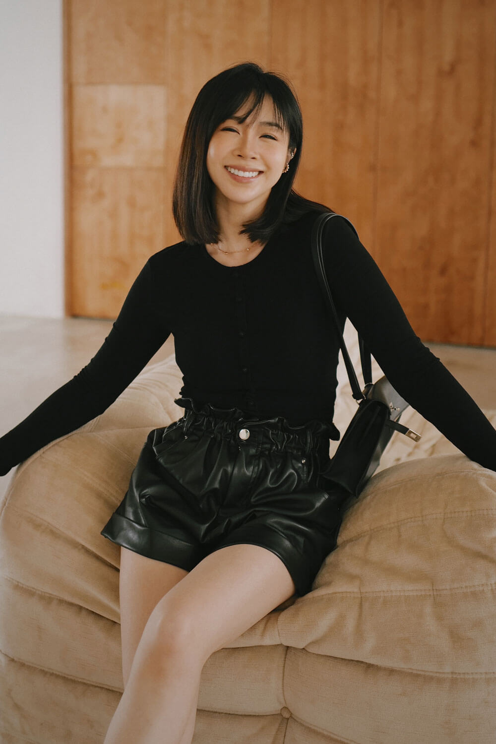 圓領排扣坑條上衣