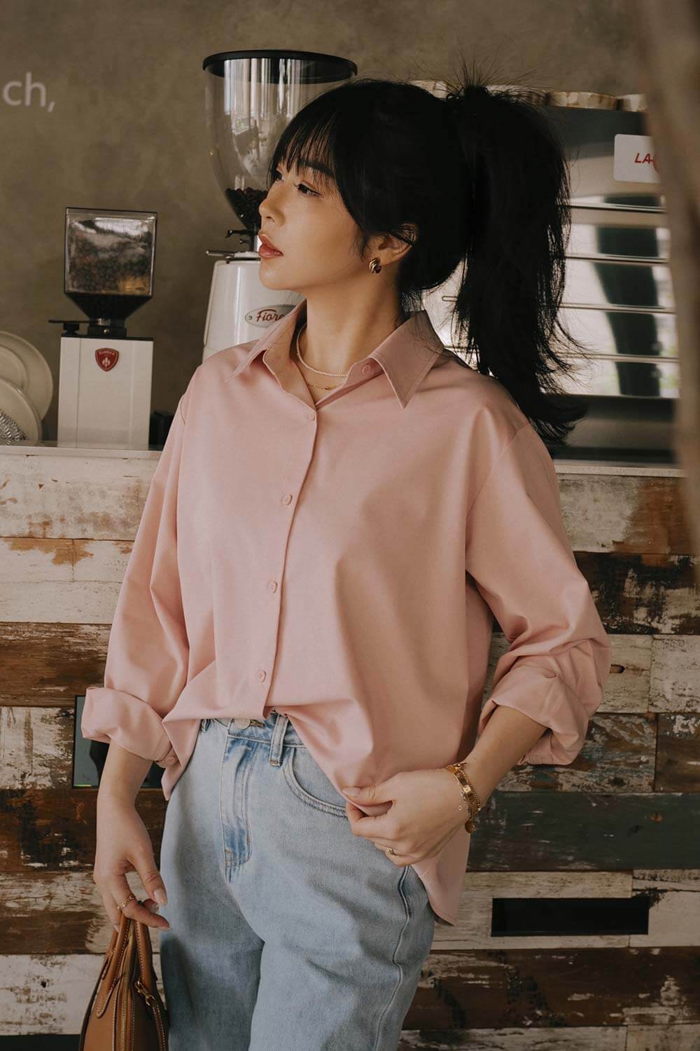 微落肩寬鬆襯衫