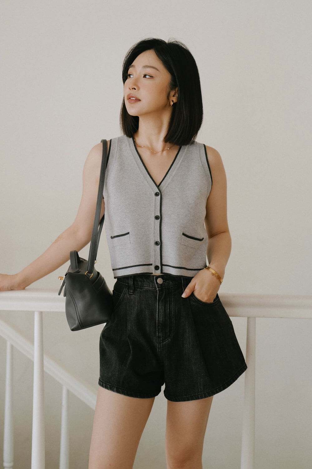 V領開釦針織背心