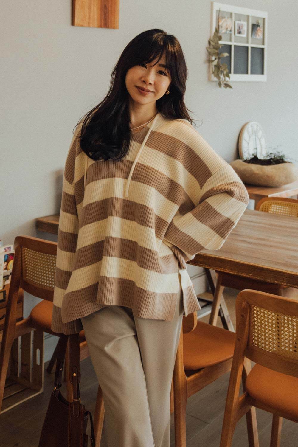 條紋針織V領上衣