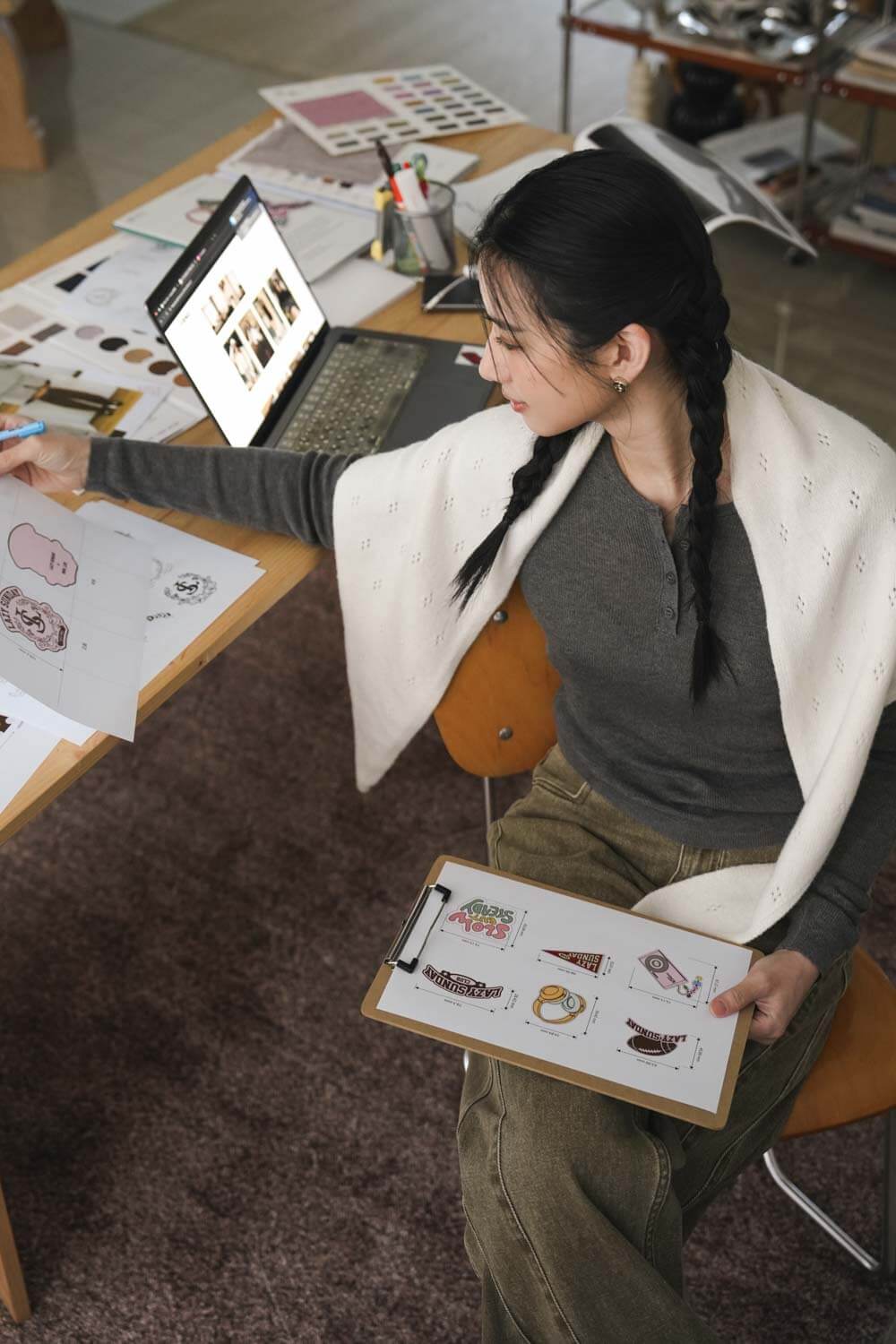 純羊毛緹花三角巾