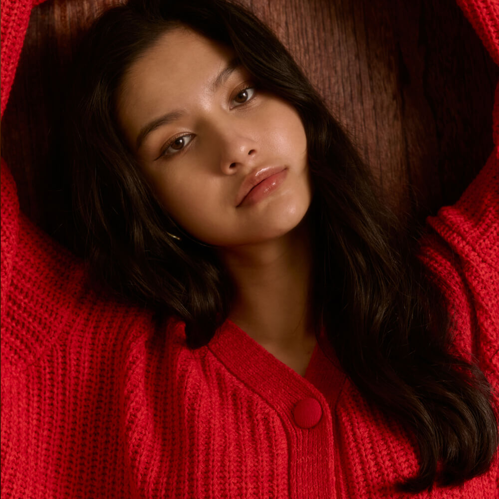Editorial | Glow Red, Blessings Spread