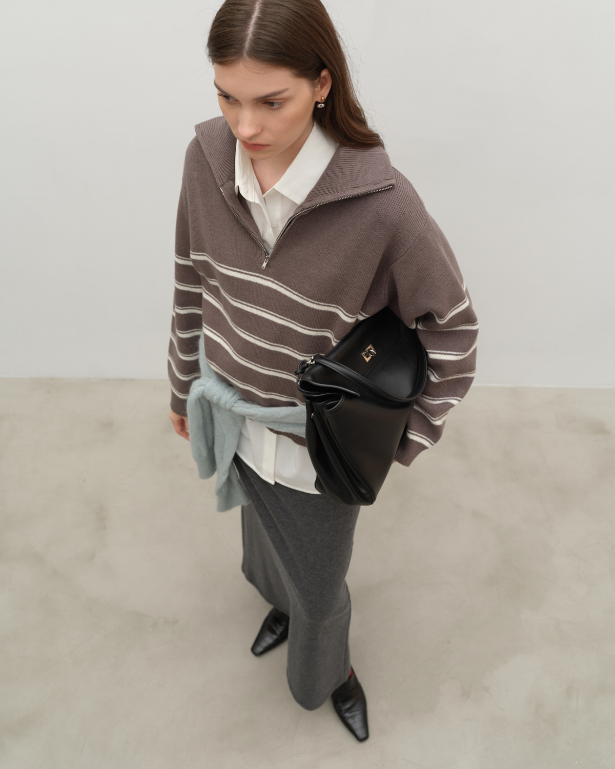 Demure Play / 正裝的變奏